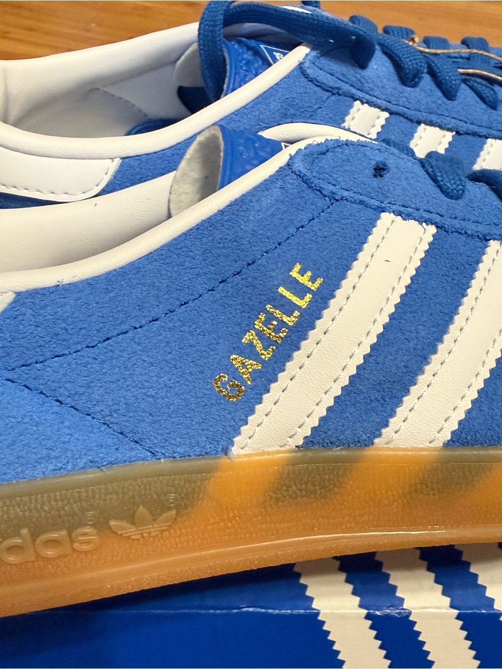 adidas Gazelle indoor Men's Blue Suede Sneakers with White Stripes, size 6 NIB - Picture 5 of 10
